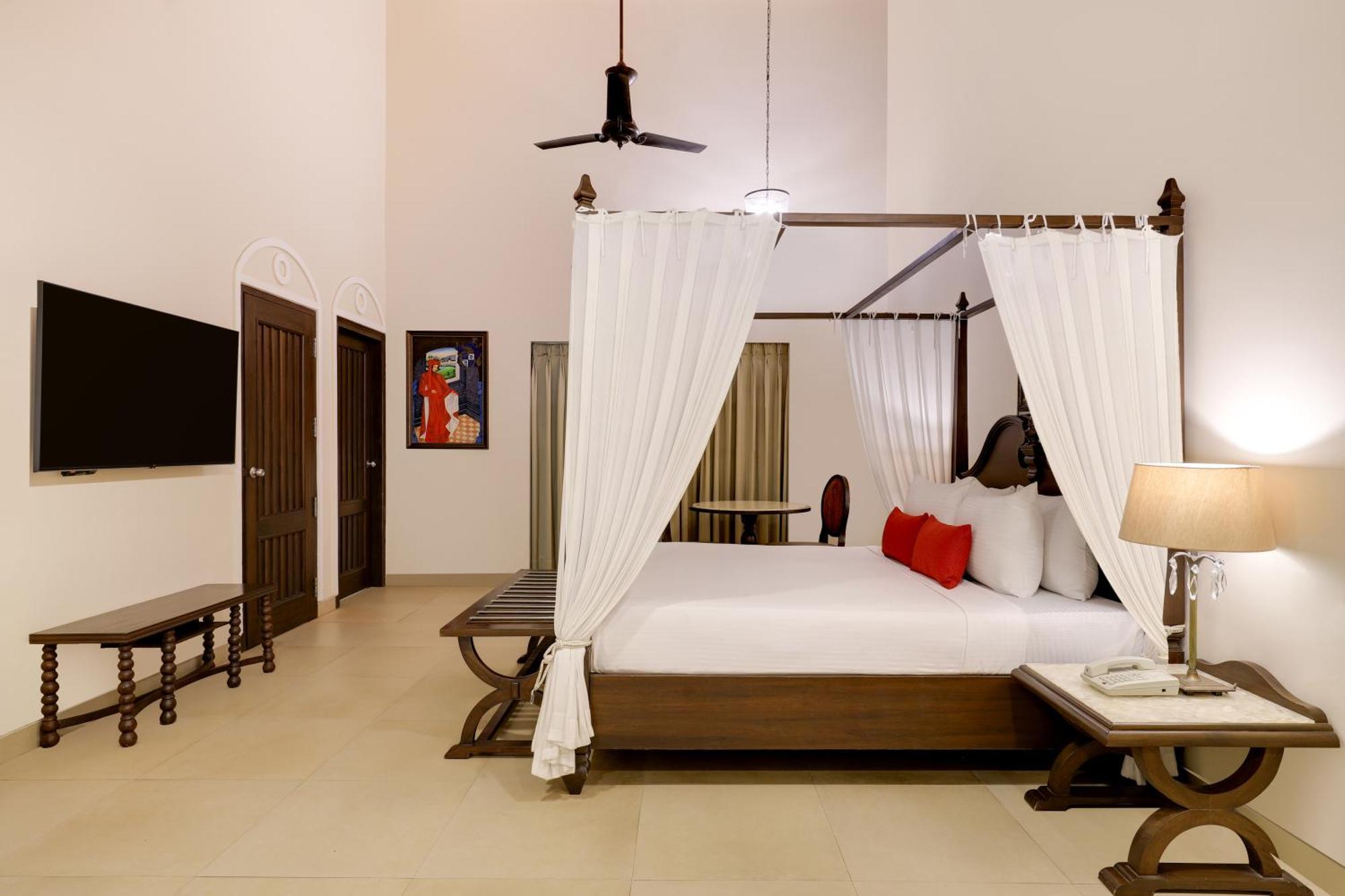 Lemon Tree Amarante Beach Resort, Goa Candolim Exterior foto