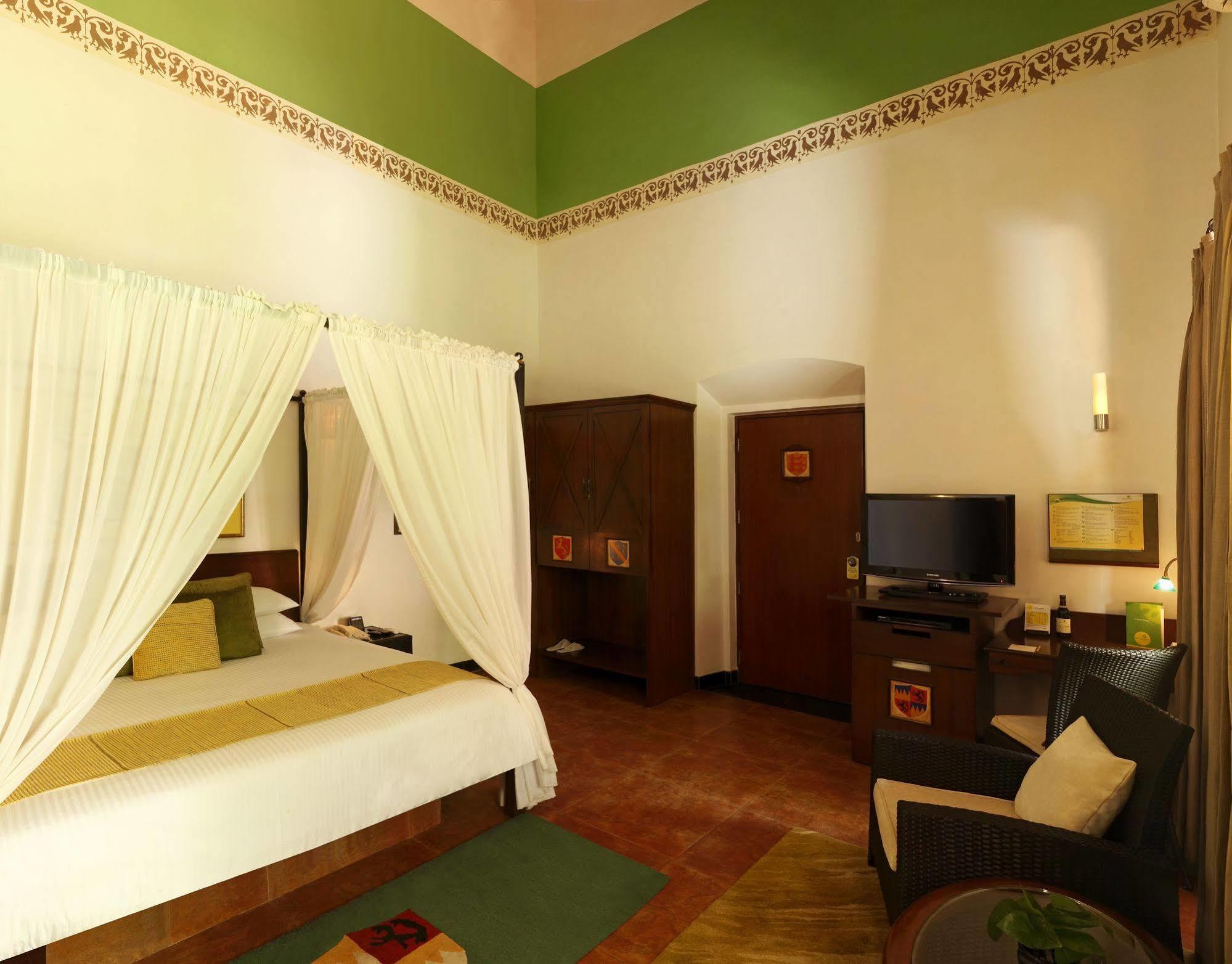 Lemon Tree Amarante Beach Resort, Goa Candolim Exterior foto