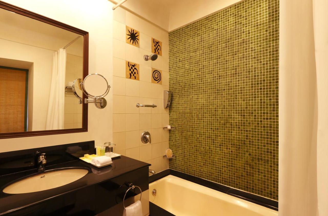 Lemon Tree Amarante Beach Resort, Goa Candolim Exterior foto